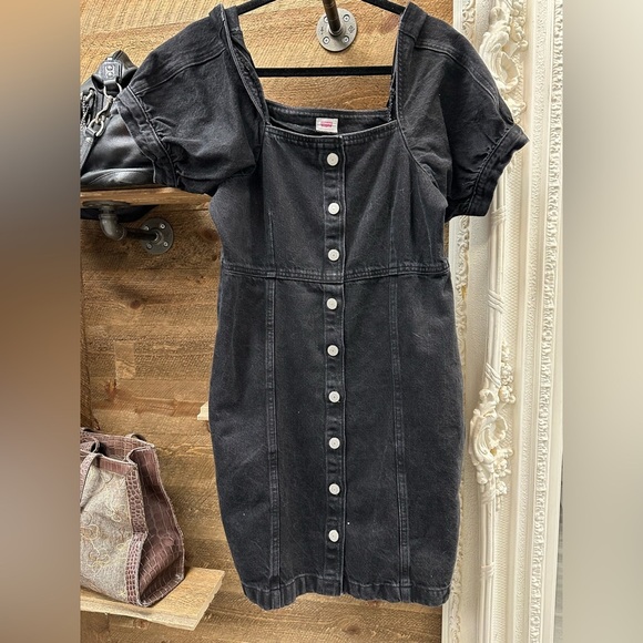 Levi’s Black Denim Puff Sleeve Button-Front Dress (Size M) NEW WITH TAGS - Picture 2 of 11